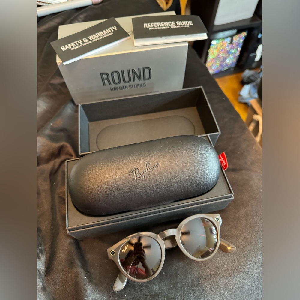 LIKE NEW Ray-Ban Stories Round Sunglasses